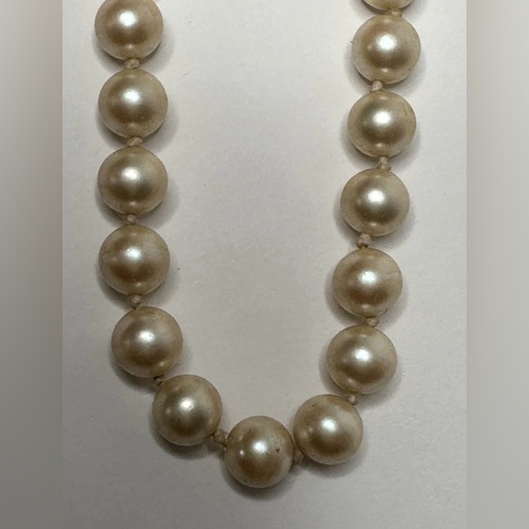 Vintage Pearl Beaded Knotted Necklace Cream Color Retro Classic MadMen Glamour - Picture 7 of 8